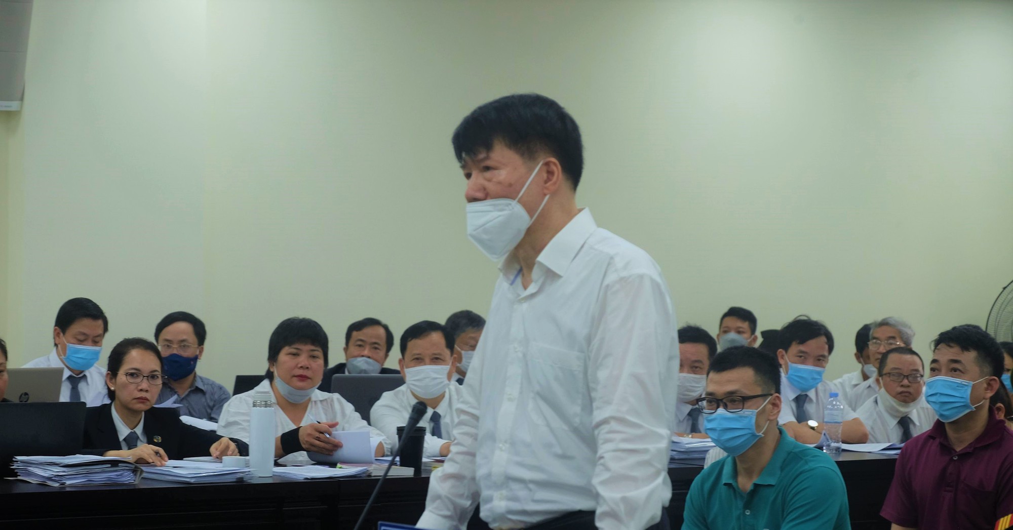 thumbnail - Xét xử vụ cựu Thứ trưởng Trương Quốc Cường: Còn kẻ bán thuốc giả vẫn trốn nã