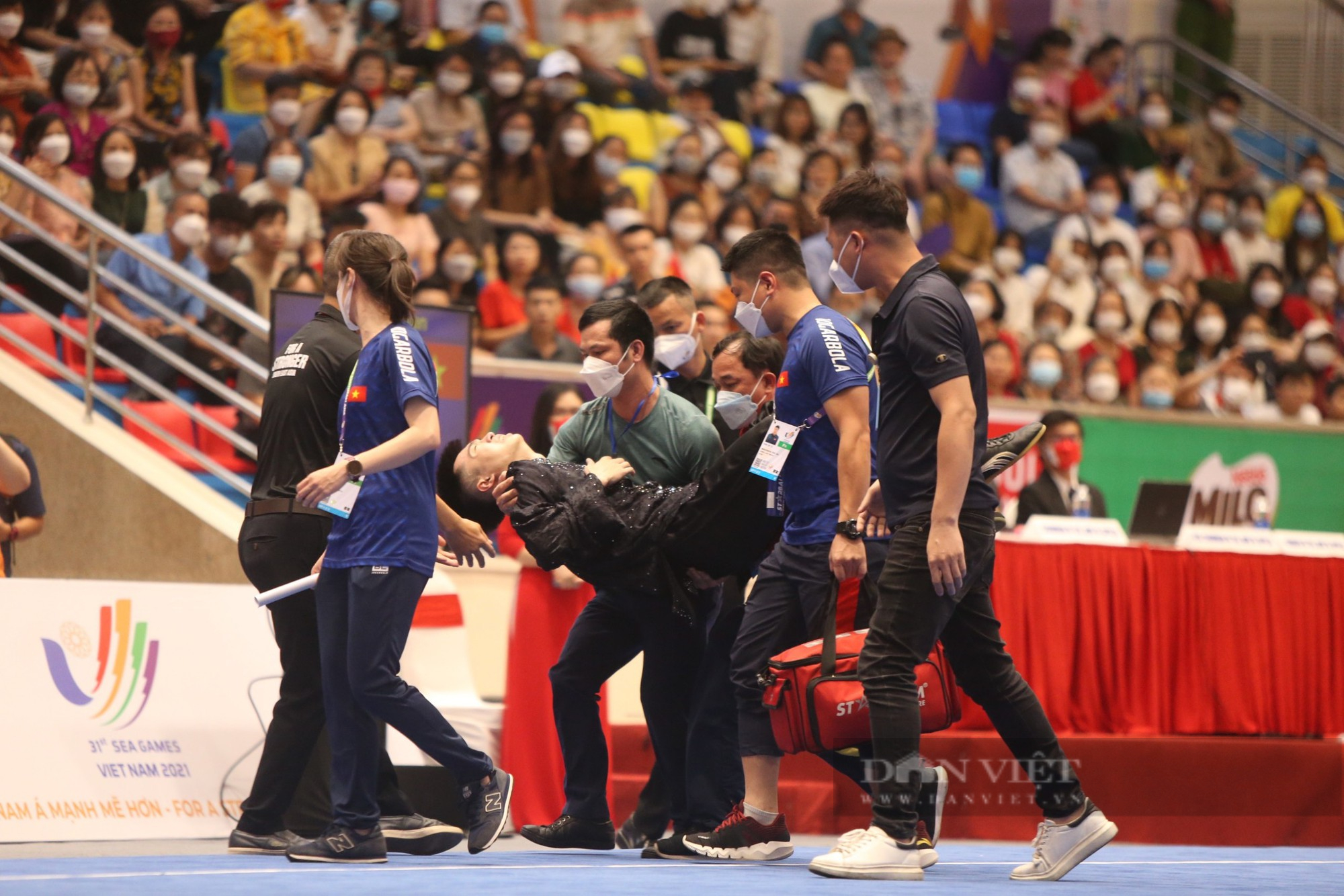 Vietnamese boxers fainted right on the ring, missed the opportunity to compete for gold by a few inches - Photo 4.