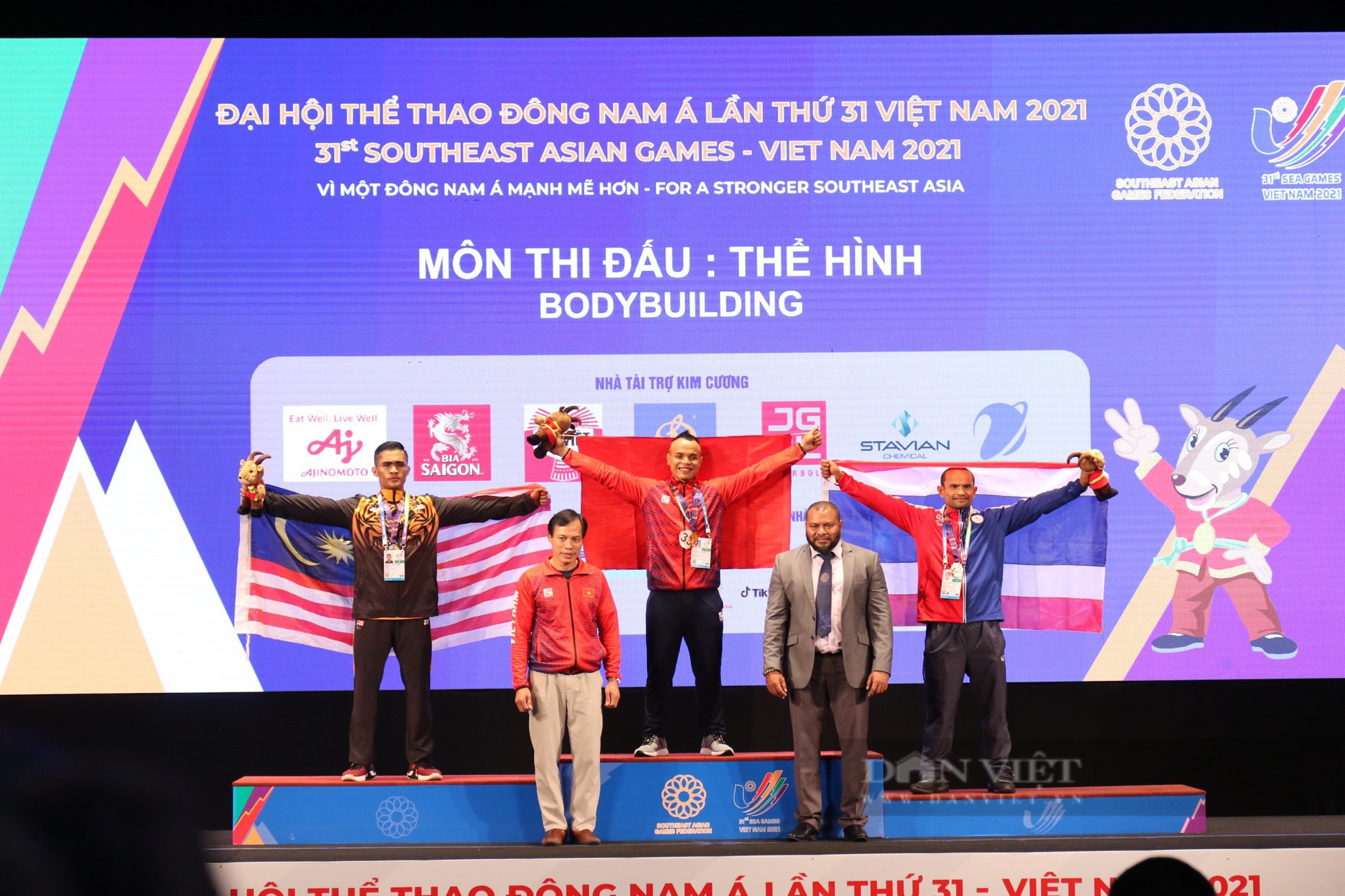 Mãn nhãn cơ bắp cuồn cuộn của VĐV Trần Hoàng Duy Thuận đoạt huy chương vàng thể hình SEA Games 31 - Ảnh 9.