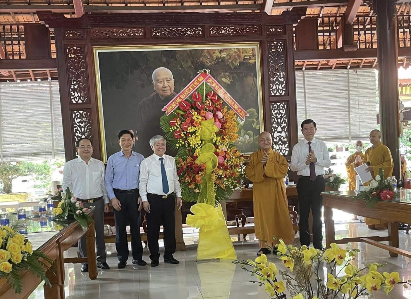 Chủ tịch Ủy ban Trung ương Mặt trận Tổ quốc Việt Nam thăm, chúc mừng Đại lễ Phật đản tại Đồng Nai - Ảnh 2.