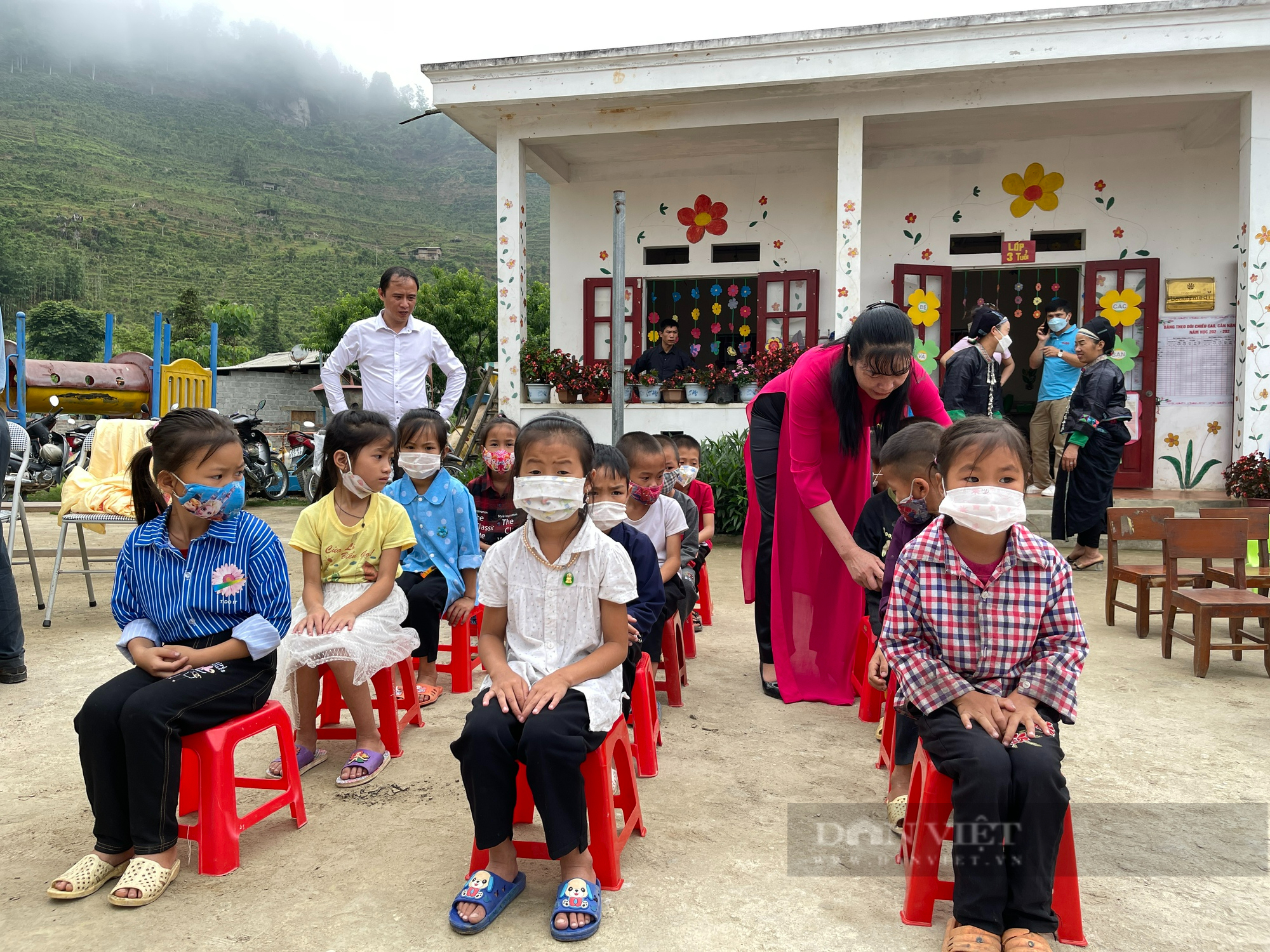 Khánh thành điểm trường Cốc Đông (Hà Giang): Bọn trẻ háo hức được đến trường - Ảnh 3.