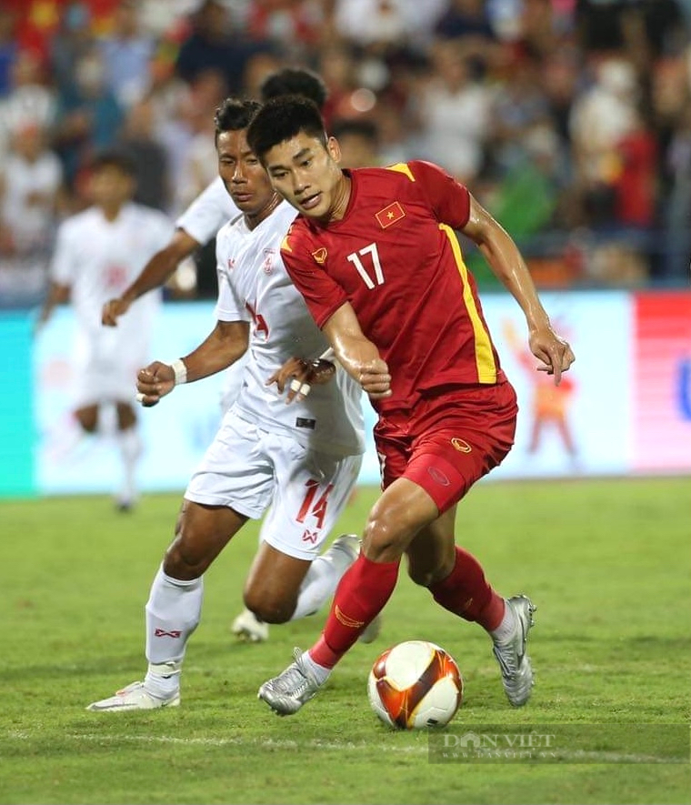 HLV Park Hang-seo ăn mừng cùng U23 Việt Nam sau chiến thắng Myanmar - Ảnh 4.