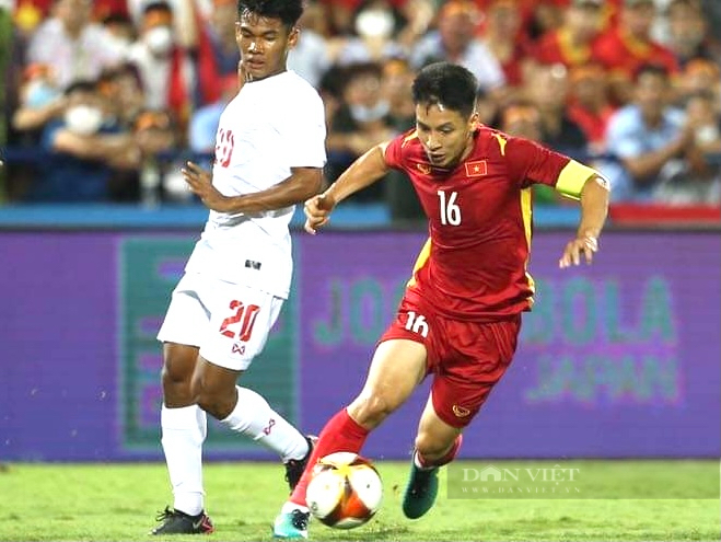 HLV Park Hang-seo ăn mừng cùng U23 Việt Nam sau chiến thắng Myanmar - Ảnh 5.