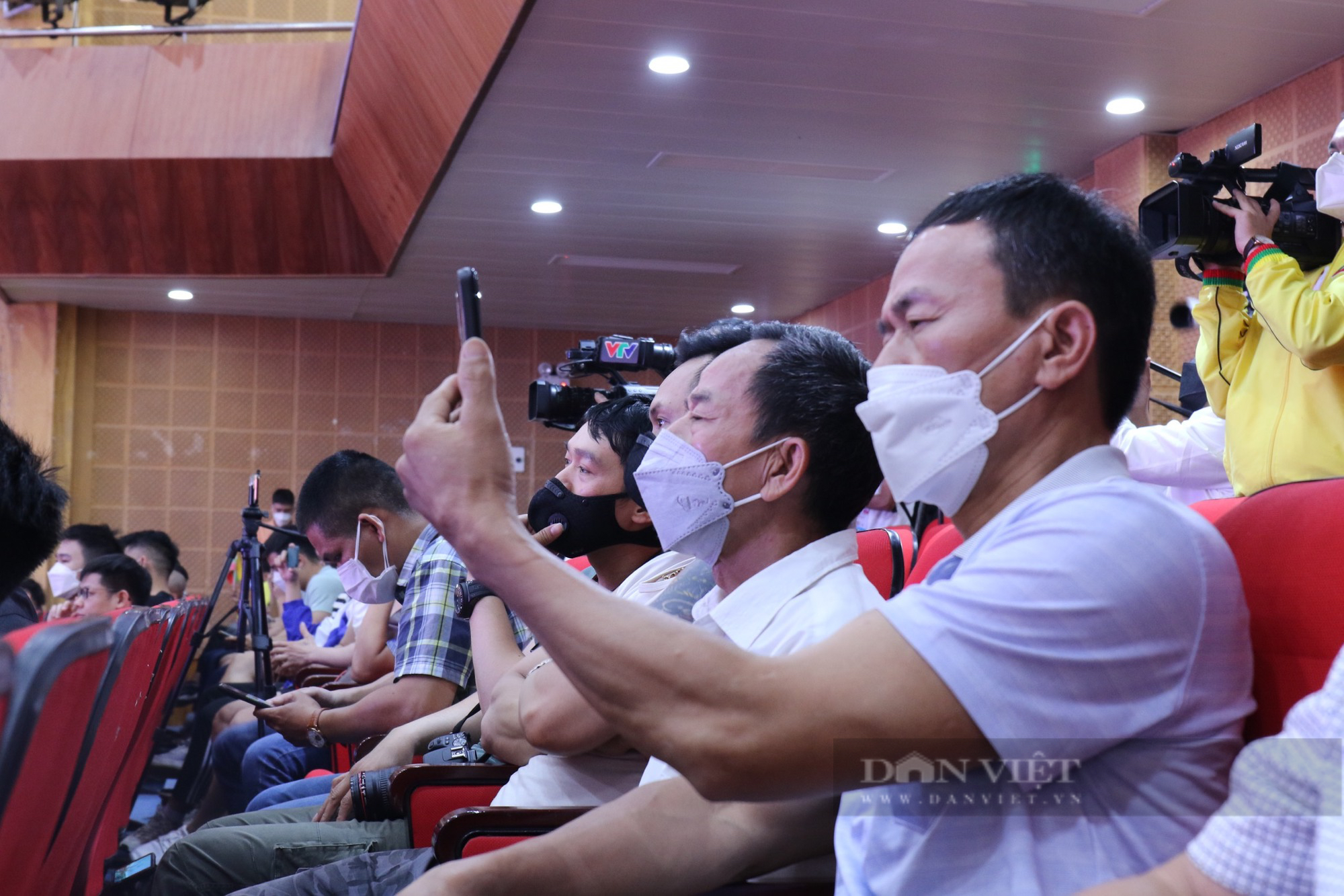 Mãn nhãn cơ bắp cuồn cuộn của VĐV Trần Hoàng Duy Thuận đoạt huy chương vàng thể hình SEA Games 31 - Ảnh 8.