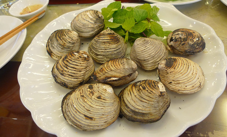 Top delicious and irresistible Ha Long specialties, visitors admire and praise - Photo 3.