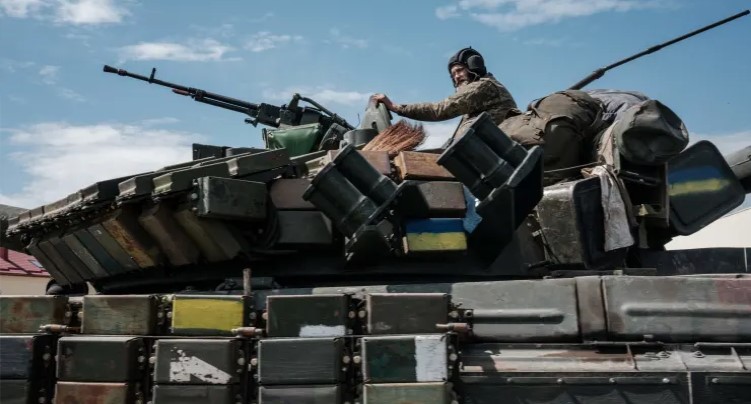 Tướng Ukraine tuyên bố về thời gian giành lại Donbass, Crimea, kết thúc xung đột với Nga - Ảnh 1.