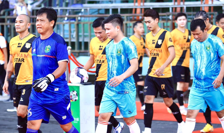 Tin sáng (16/5): Áo đấu của Quang Hải ở đội hạng Nhất được đấu giá &quot;khủng&quot; - Ảnh 1.
