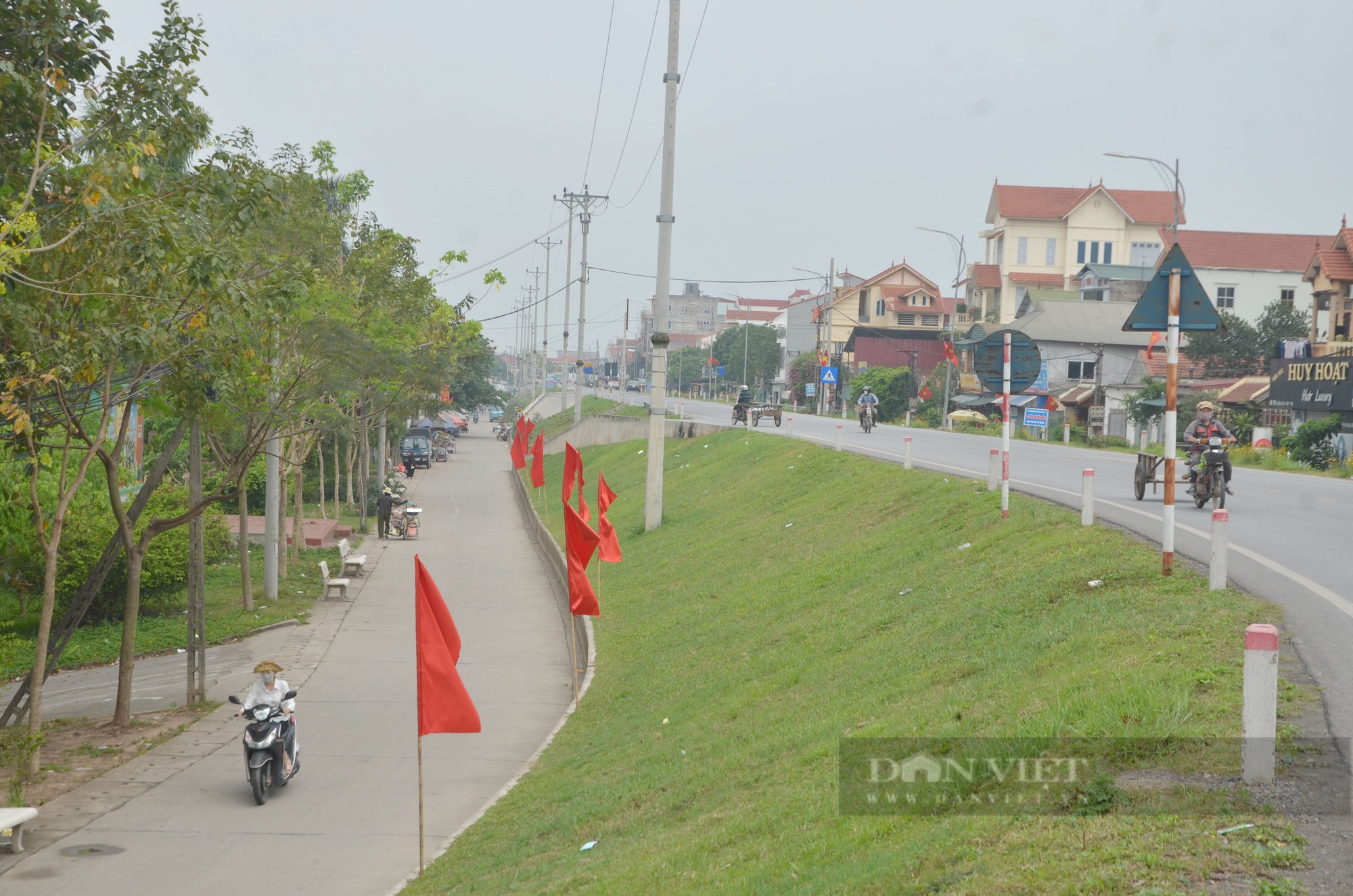 Hà Nội: Tuyến đê kiểu mẫu &quot;thay áo mới&quot; khiến ai cũng phải trầm trồ, ngợi khen  - Ảnh 4.