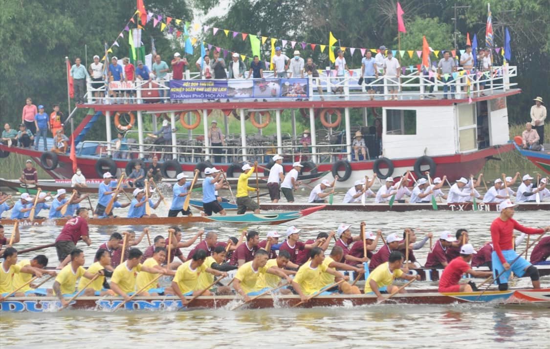 Agribank đồng hành cùng giải đua thuyền truyền thống PT-TH tỉnh Quảng Nam lần thứ XXV- năm 2022 - Ảnh 1.