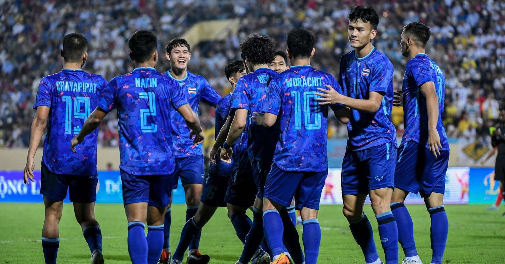 Working hard to beat Laos U23, Thailand U23 avoided the host in the semi-finals