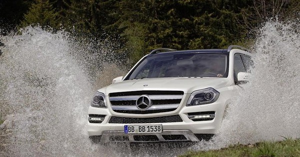 Nearly 300,000 Mercedes cars are at risk of brake problems