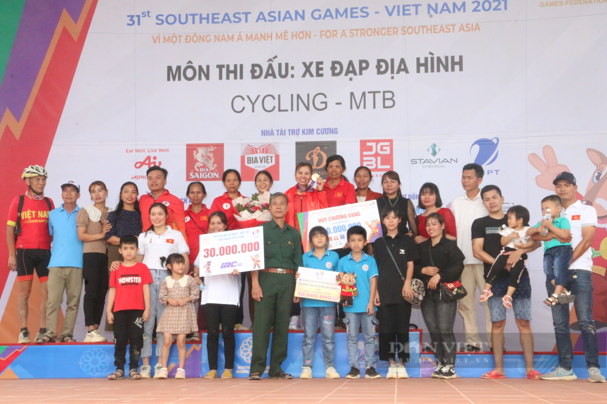 SEA GAMES 31: VĐV dân tộc Mường “rinh” huy chương vàng đua xe đạp địa hình - Ảnh 3.