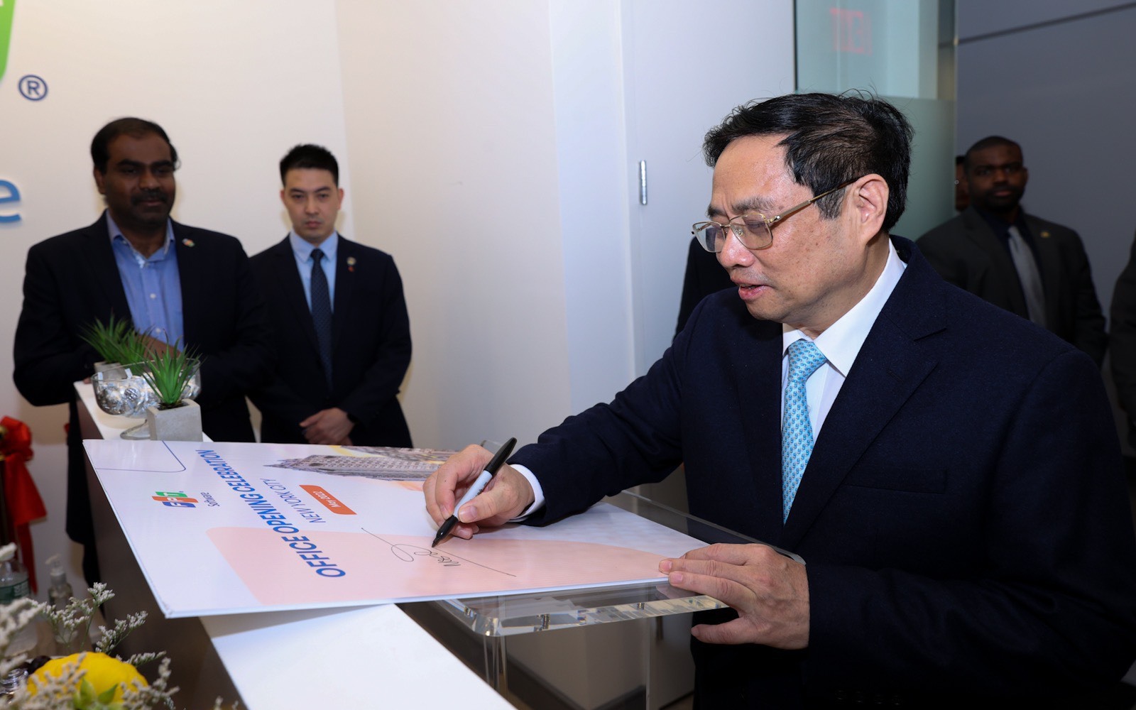 Prime Minister Pham Minh Chinh attended the Opening Ceremony of FPT Software Office in New York, USA