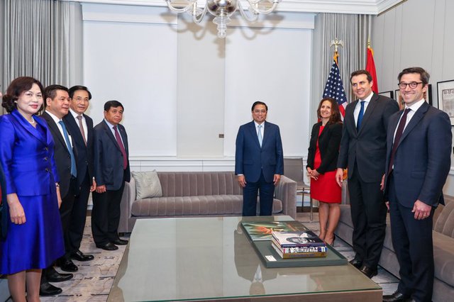 Thủ tướng thăm NYSE, chứng kiến trao đổi văn bản hợp tác hỗ trợ Việt Nam nâng hạng thị trường - Ảnh 3.