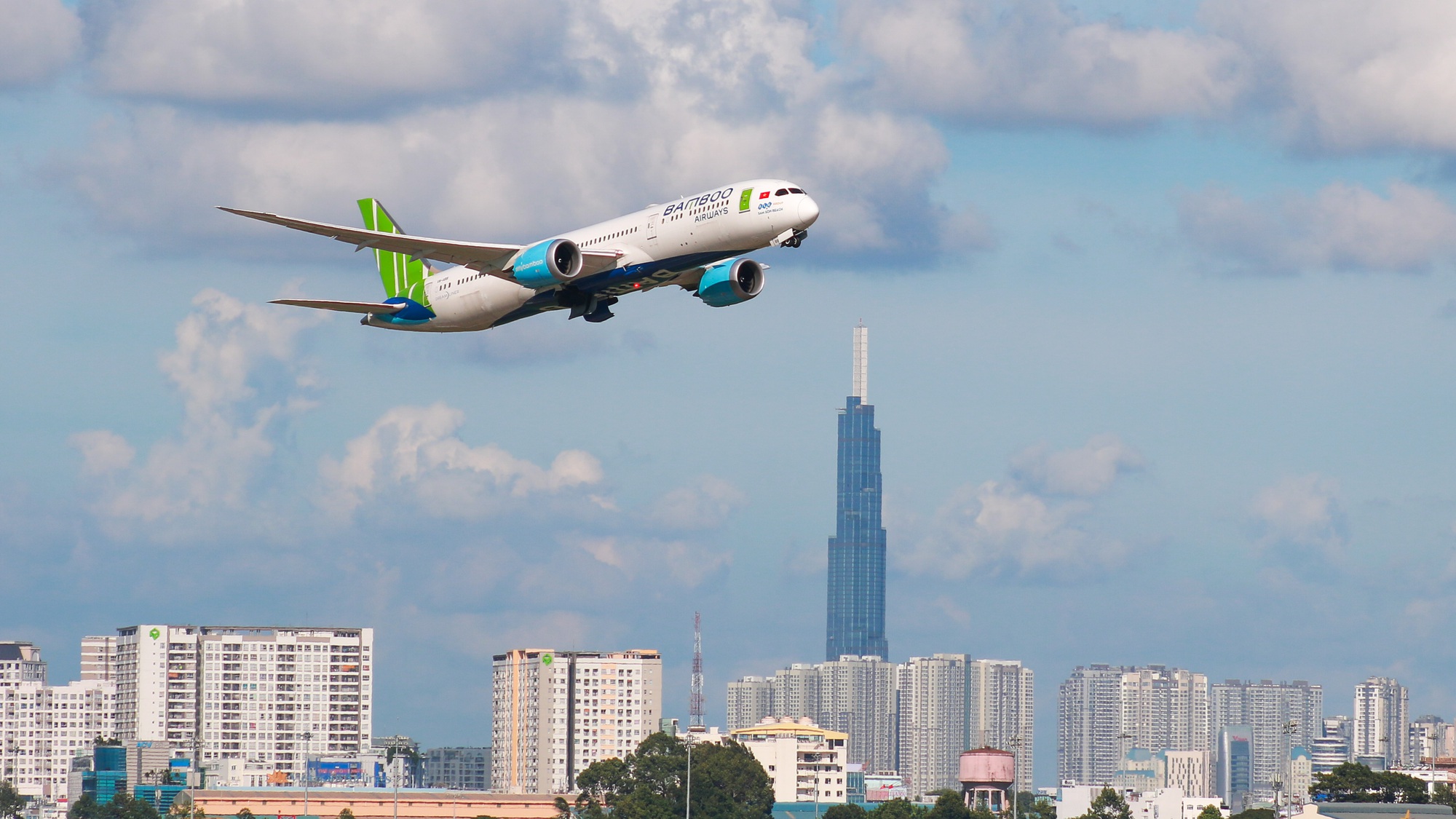 Bay thương gia, nhận quà đẳng cấp cùng Bamboo Airways - Ảnh 2.