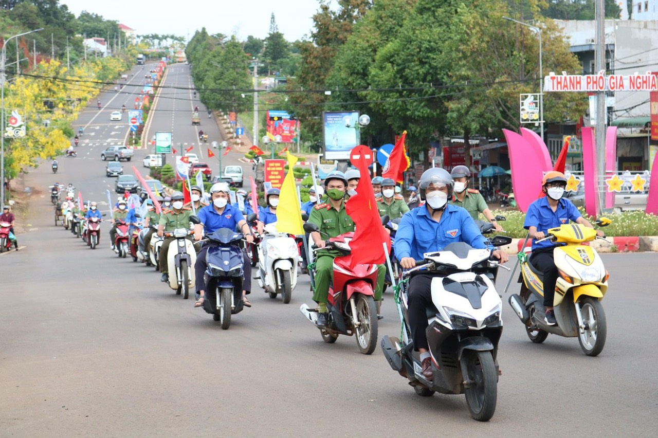 Đắk Nông: Phấn đấu trồng gần 3 triệu cây xanh trong năm 2022  - Ảnh 1.