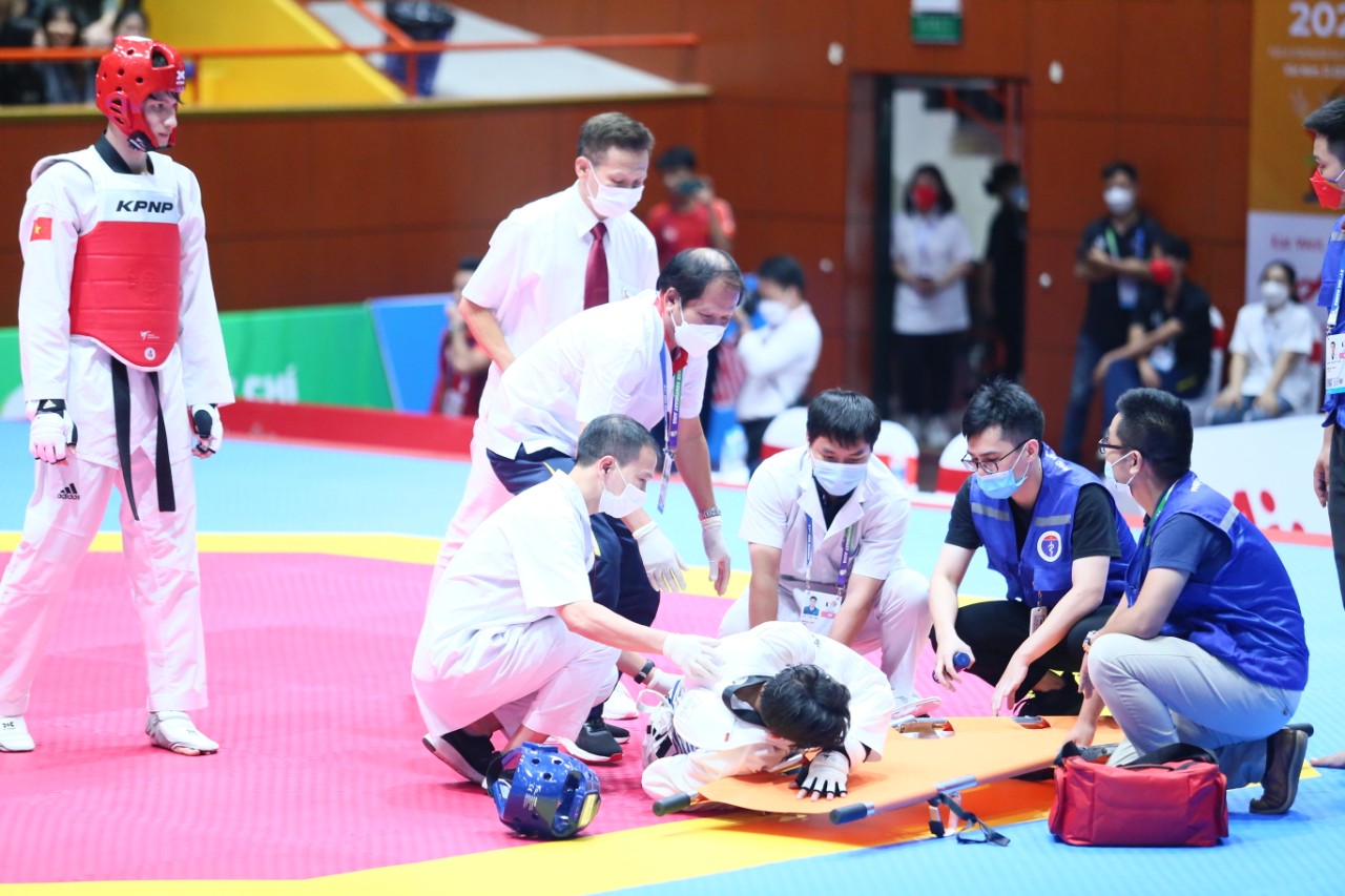 Xem khoảnh khắc võ sĩ Taekwondo Việt Nam đá gục đối thủ trên sàn đấu - Ảnh 7.