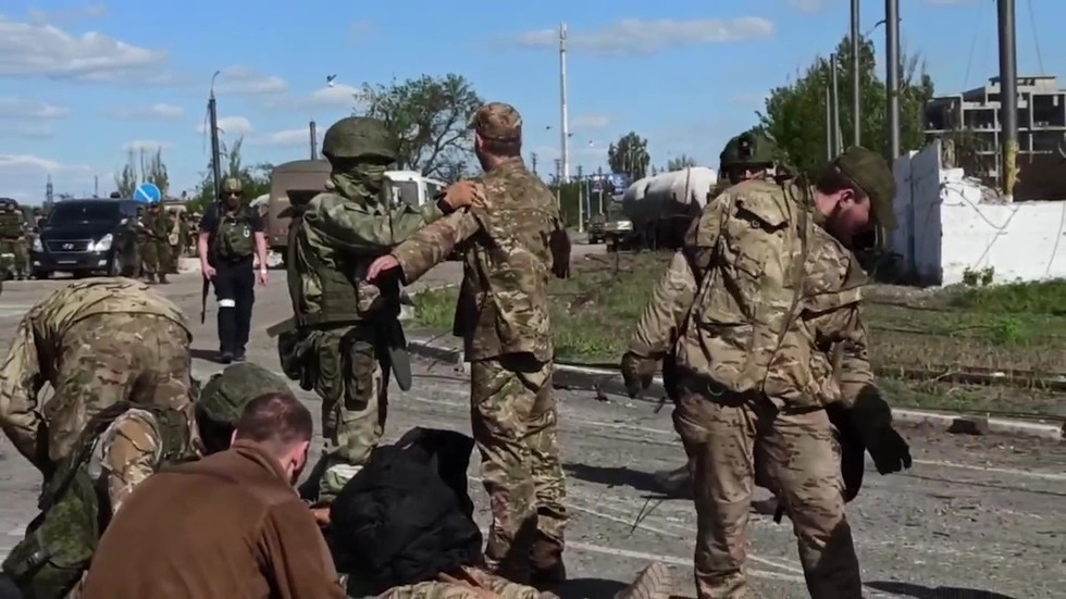 Điện Kremlin: Tình hình ở Azovstal không phải là sơ tán, binh sĩ Ukraine đầu hàng - Ảnh 1.