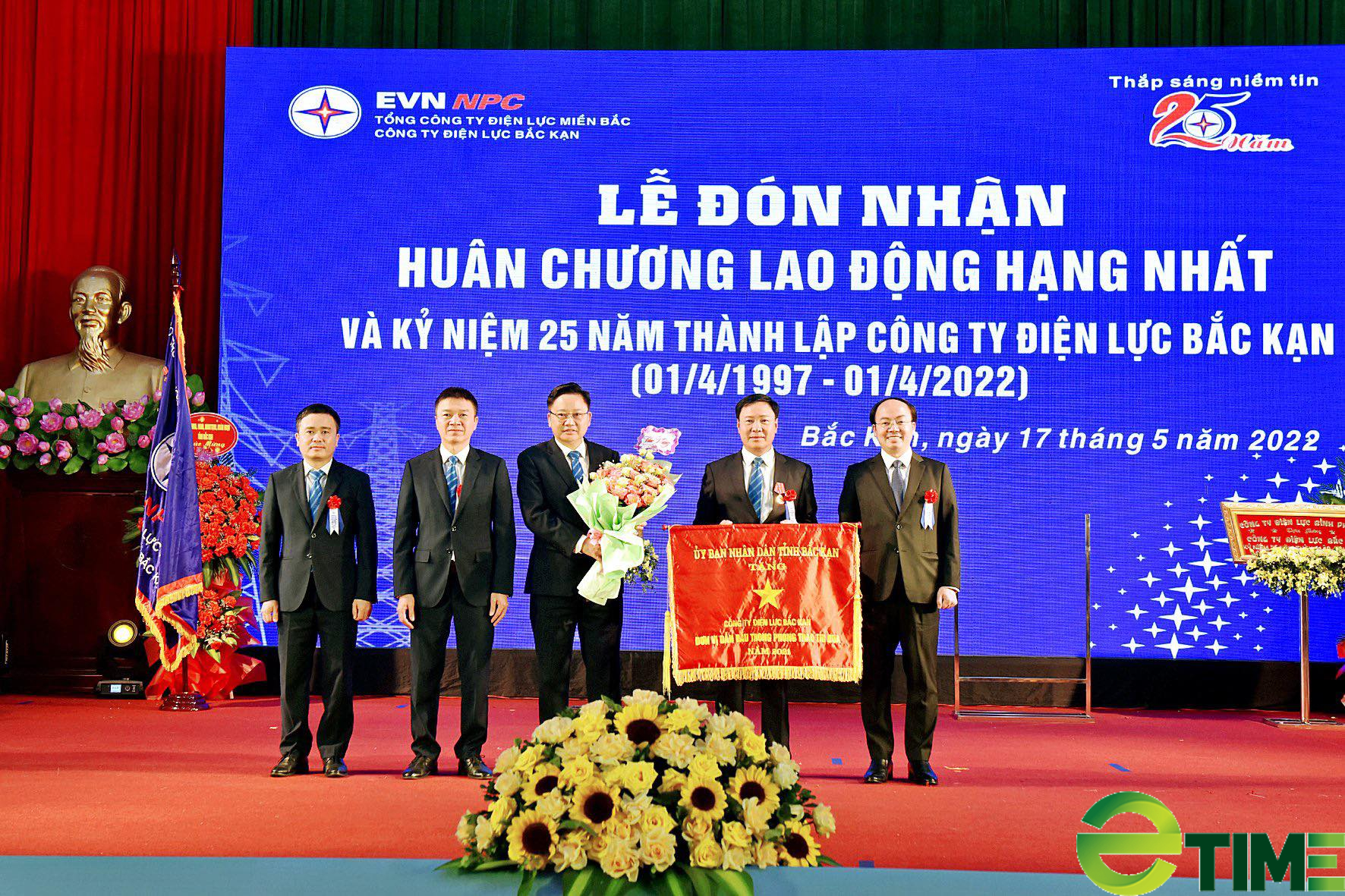 Công ty Điện lực Bắc Kạn vinh dự đón nhận Huân chương Lao động hạng Nhất - Ảnh 3.