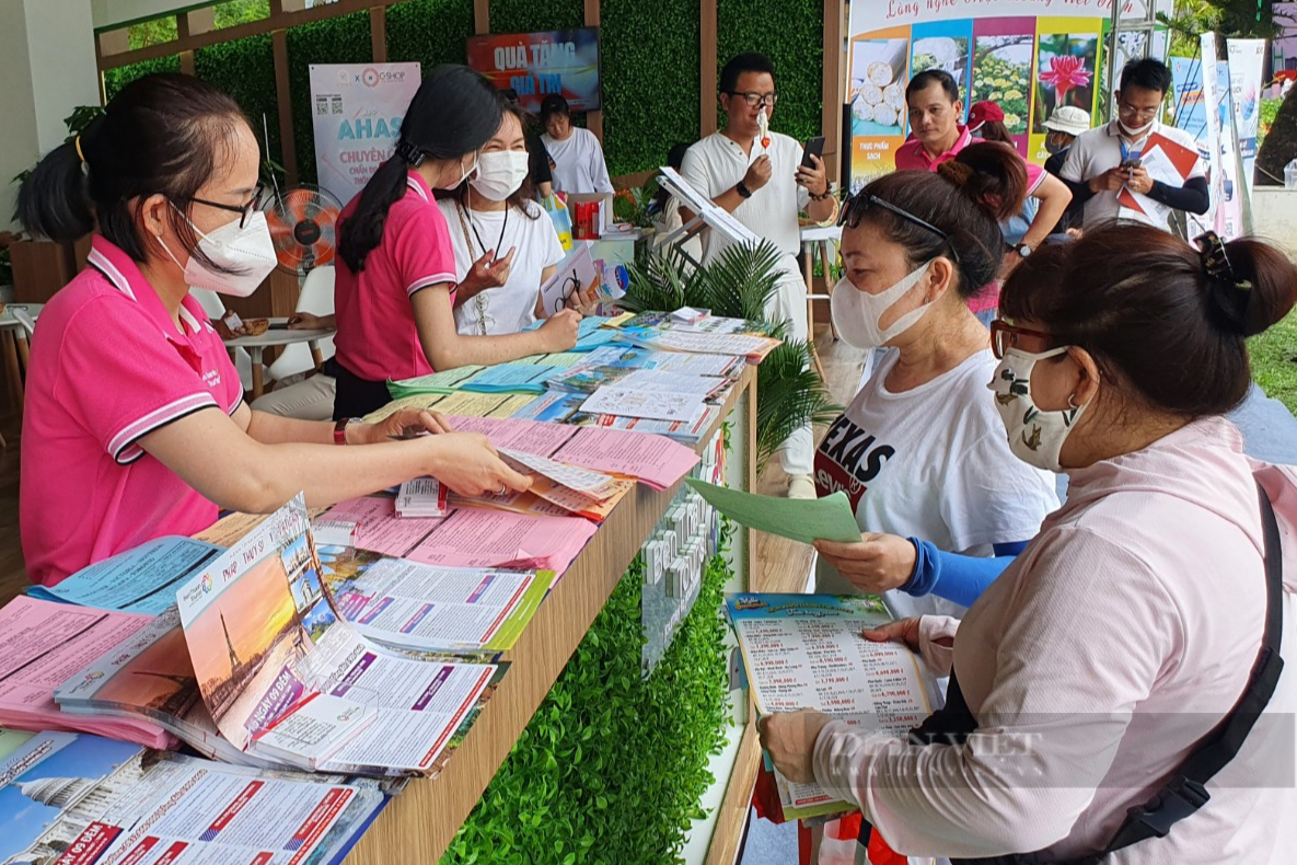 Bán tour du lịch 4 ngày thu hàng chục tỷ đồng - Ảnh 1.