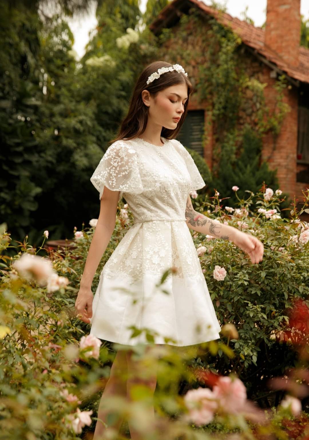 Váy áo mùa hè màu trắng chinh phục phái đẹp - Ảnh 4.