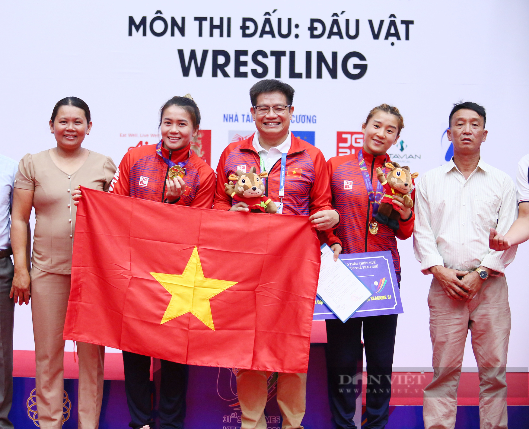 Chuyện hiếm: 2 chị em gái nhà vô địch SEA Games có 4 người theo đấu vật - Ảnh 4.