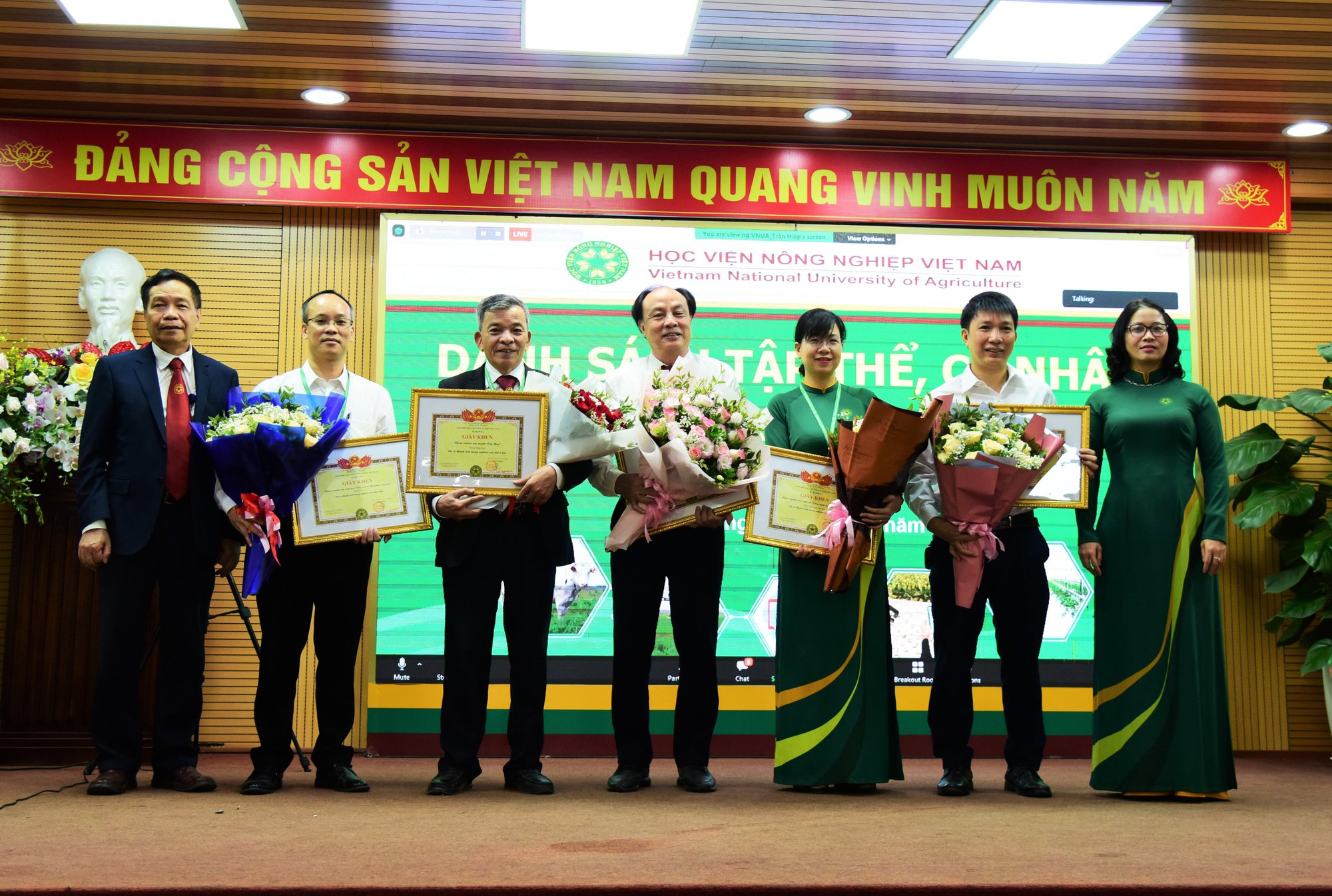 Giám đốc Học viện Nông nghiệp Việt Nam: Khoa học công nghệ là sức sống của trường đại học   - Ảnh 2.