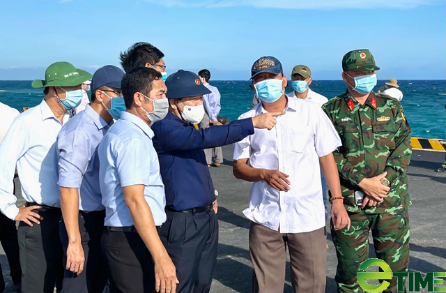 Quảng Ngãi: Chủ tịch tỉnh chỉ đạo bàn giao, đưa vào vận hành thử nghiệm cảng biển 250 tỷ  - Ảnh 5.