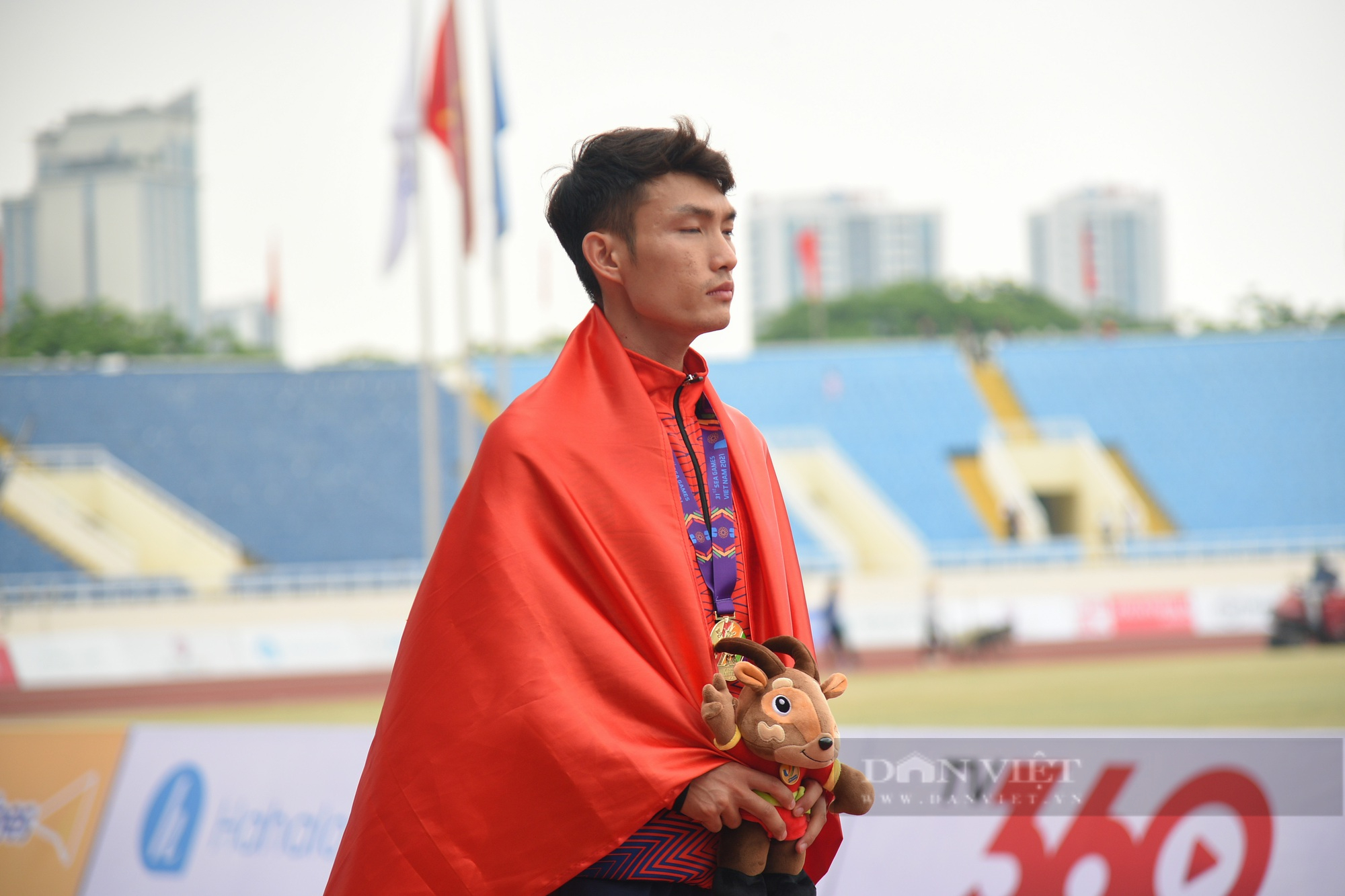 Hoàng Nguyên Thanh giành tấm HCV lịch sử cho marathon Việt Nam sau khi vượt qua 42,195km - Ảnh 7.
