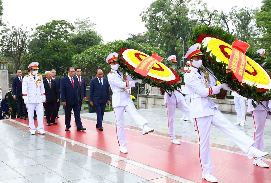 Lãnh đạo Đảng, Nhà nước vào Lăng viếng Bác và các Anh hùng liệt sỹ - Ảnh 5.