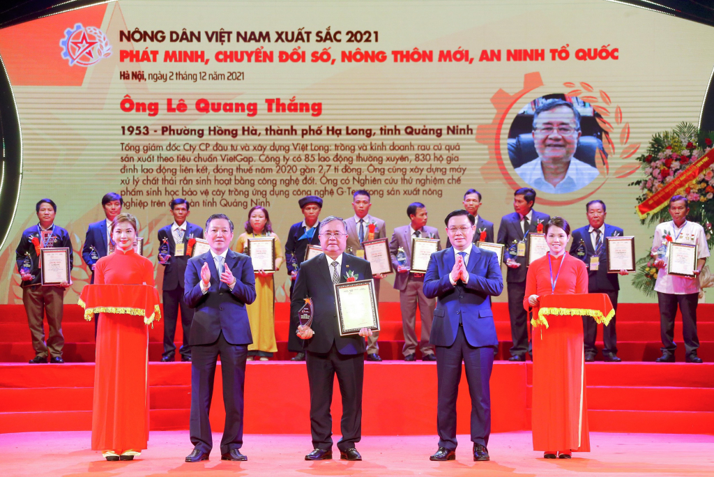 Những tỷ phú nông dân ở Quảng Ninh, có tỷ phú &quot;Duy gà đen&quot; nuôi giống gà lạ đắt nhất thế giới - Ảnh 1.