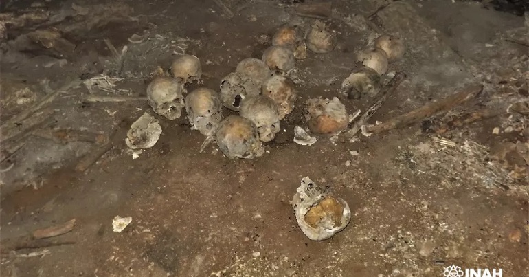 Stunned 150 human skulls with teeth extracted from 1,000 years old in a cave