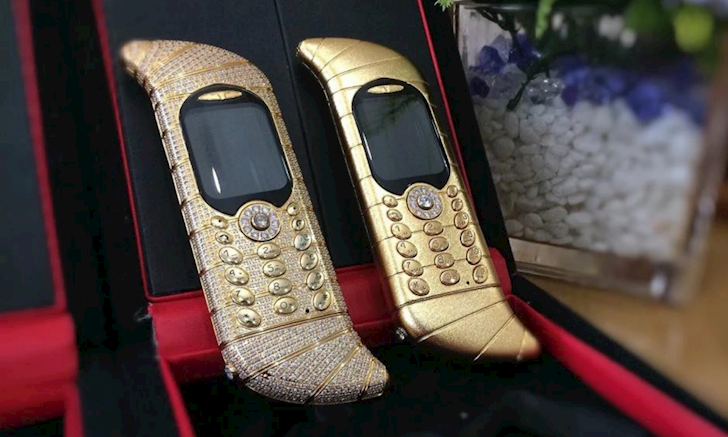 Looking back at the most expensive phone models in history - Photo 2.