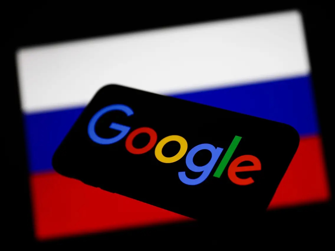 Công ty con của Google tại Nga có kế hoạch nộp đơn phá sản sau khi nhà chức trách Nga thu giữ tài khoản ngân hàng của công ty, khiến họ không thể trả lương cho nhân viên và nhà cung cấp. Ảnh: @AFP.