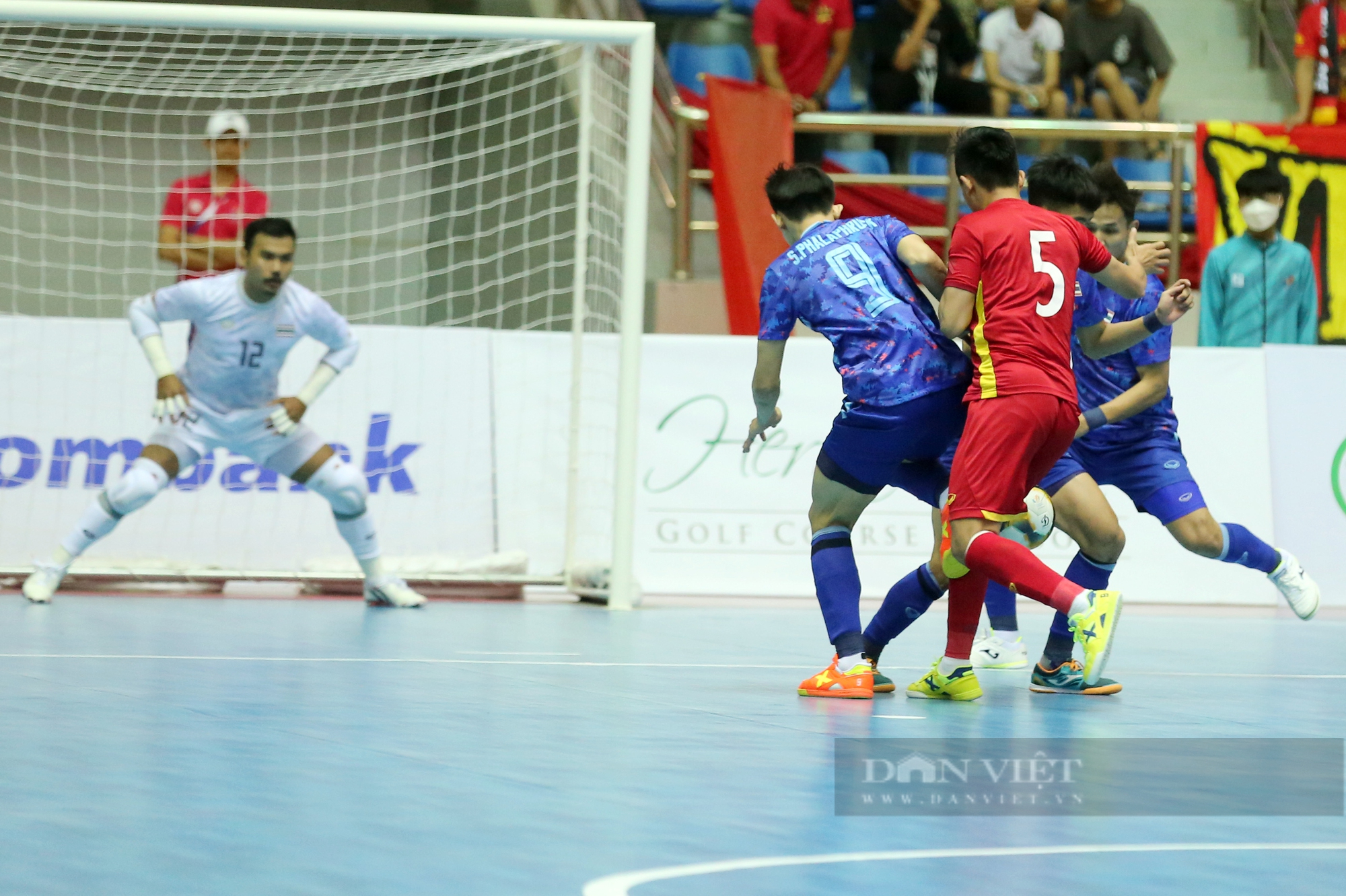 Hồ Văn Ý xuất sắc nhưng futsal Việt Nam  - Ảnh 3.