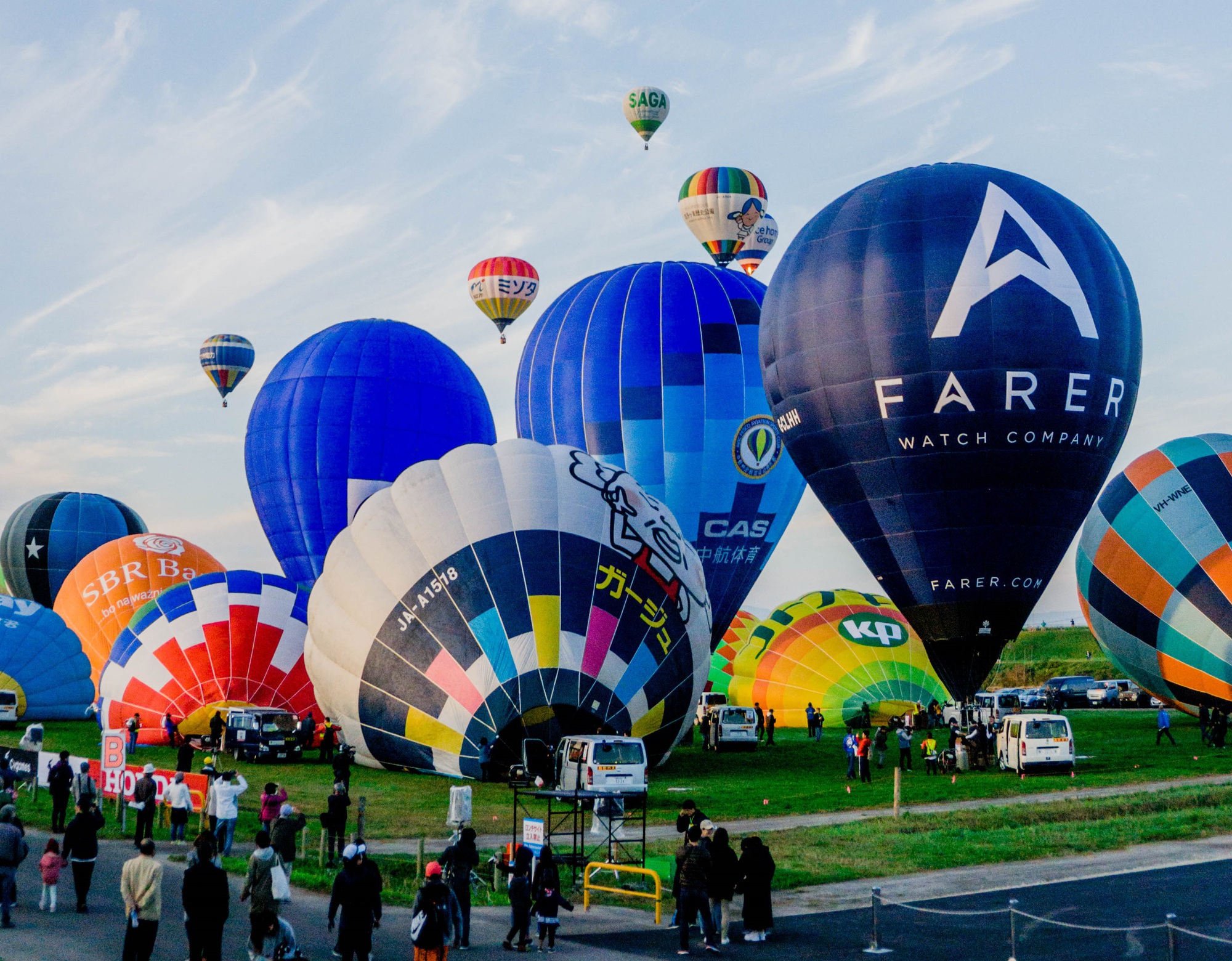 Lễ hội khinh khí cầu quy mô “khủng” thu hút triệu khách du lịch mỗi năm - Ảnh 1.