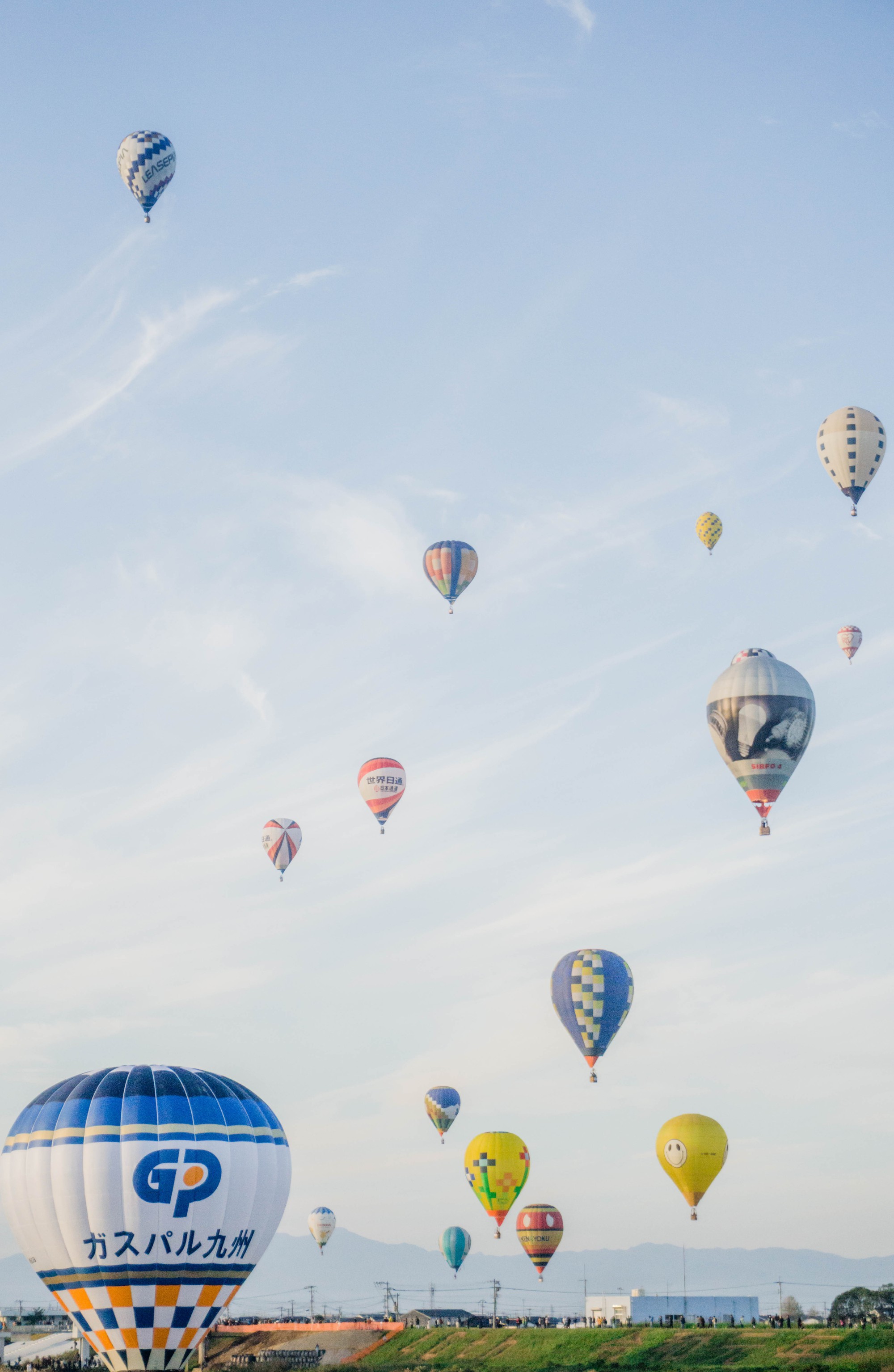 Lễ hội khinh khí cầu quy mô “khủng” thu hút triệu khách du lịch mỗi năm - Ảnh 6.