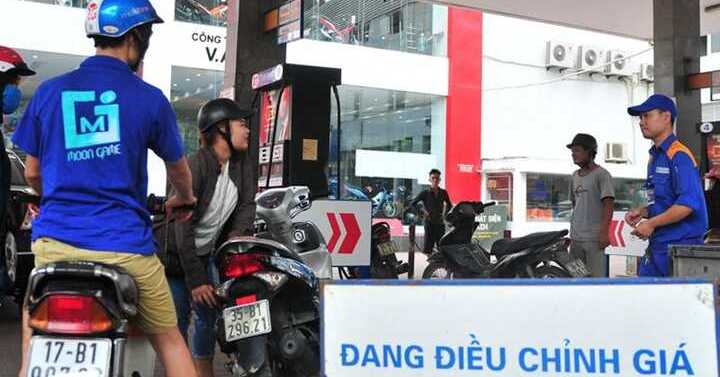 Gasoline price may increase by 500-700 VND/liter tomorrow