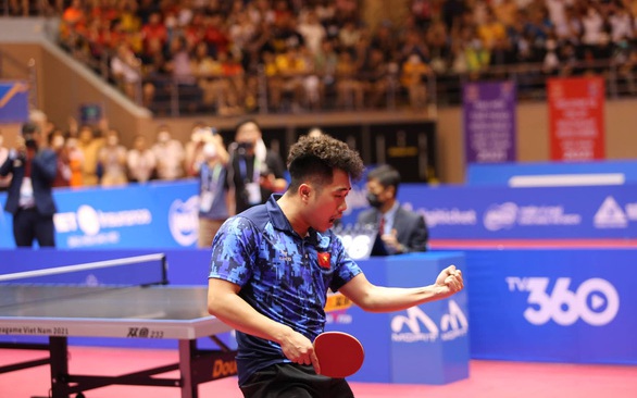Defeating the Thai player, Duc Tuan won the “Golden 10” men’s singles for Vietnamese table tennis