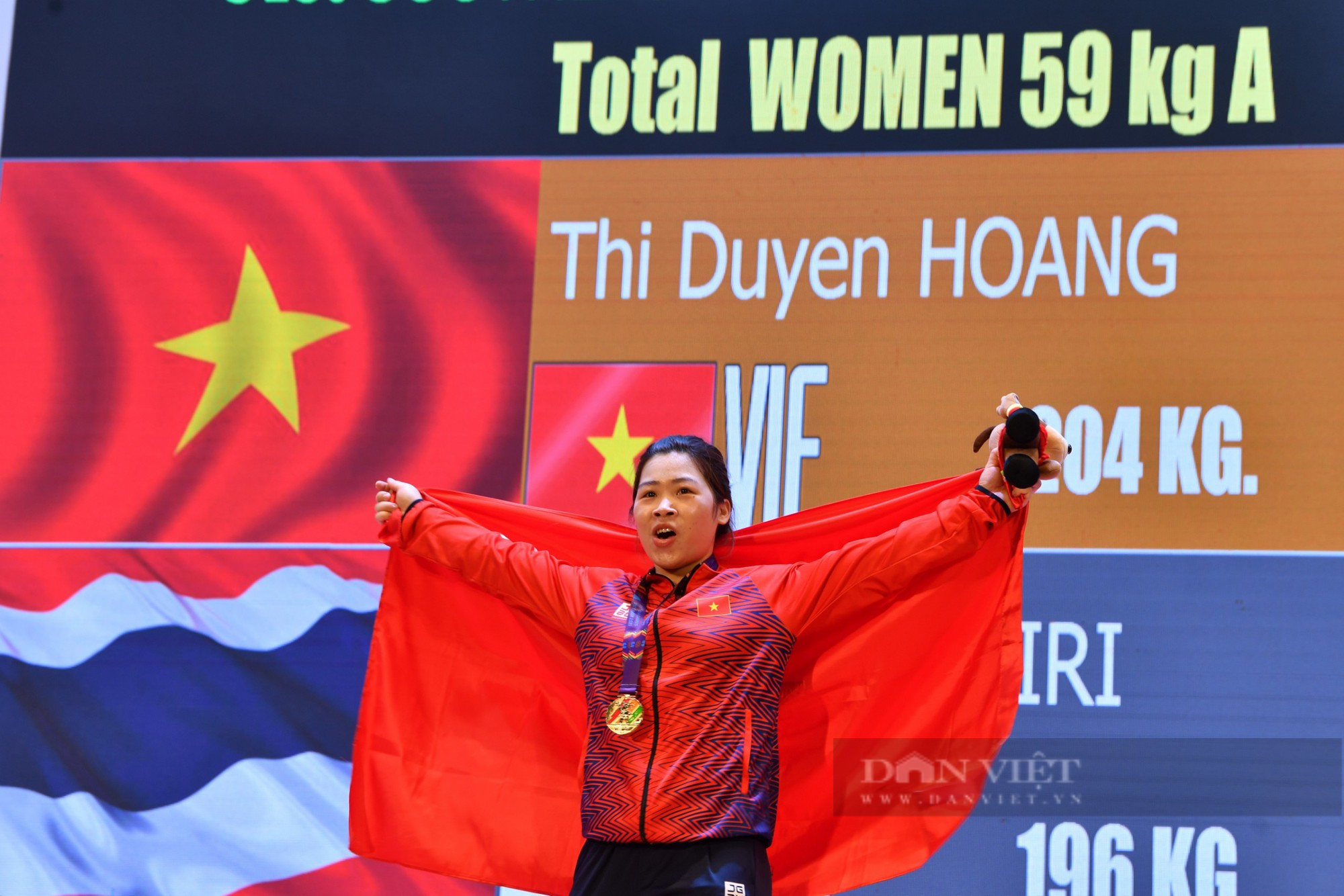 9 tháng sau cú ngã Olympic, Hoàng Thị Duyên phá kỷ lục cử tạ SEA Games - Ảnh 1.