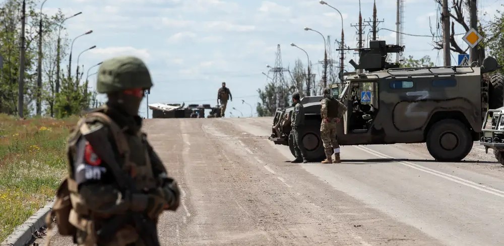 Chuyên gia phân tích: Nga mất quá nhiều thời gian, quá nhiều người để &quot;hạ&quot; Mariupol - Ảnh 1.