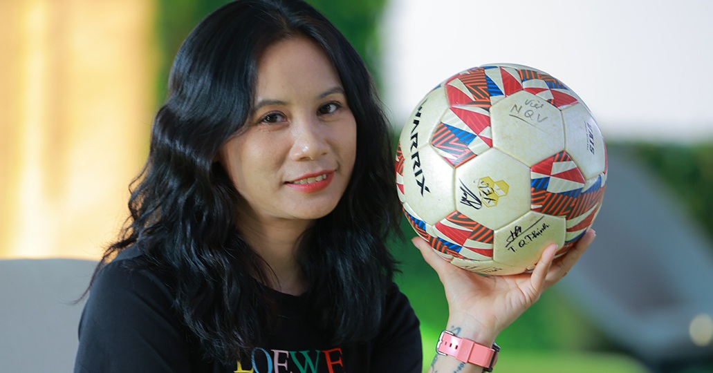 Golden midfielder of SEA Games 22 Van Thi Thanh and the journey to find a way out after the divorce