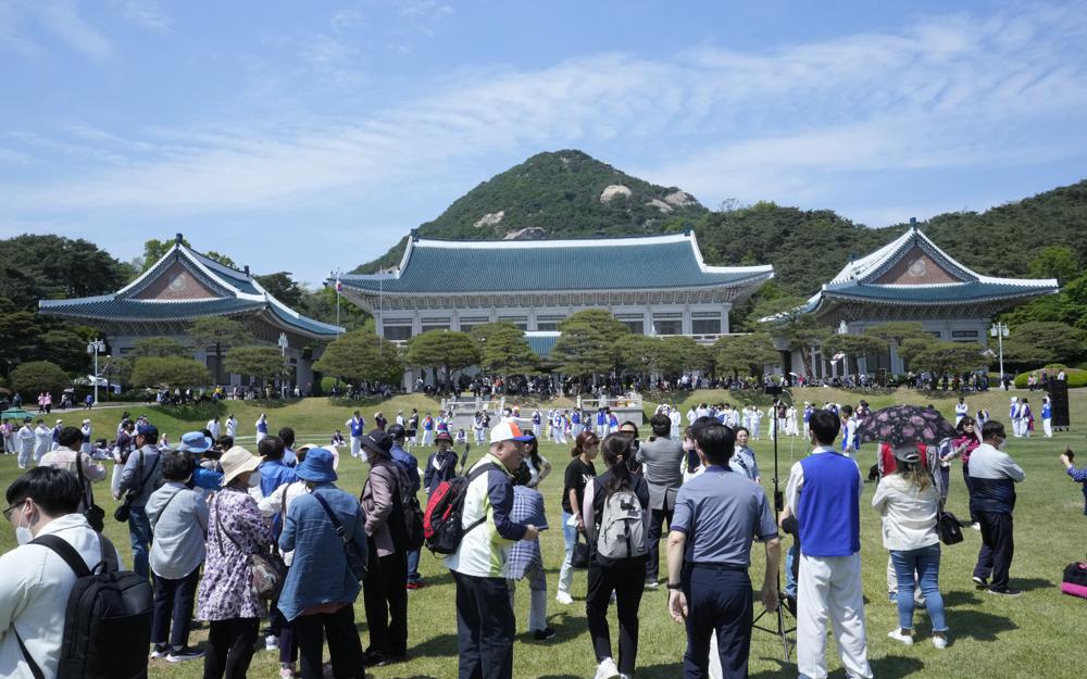 The Blue House – The Korean Presidential Palace is open to visitors for the first time