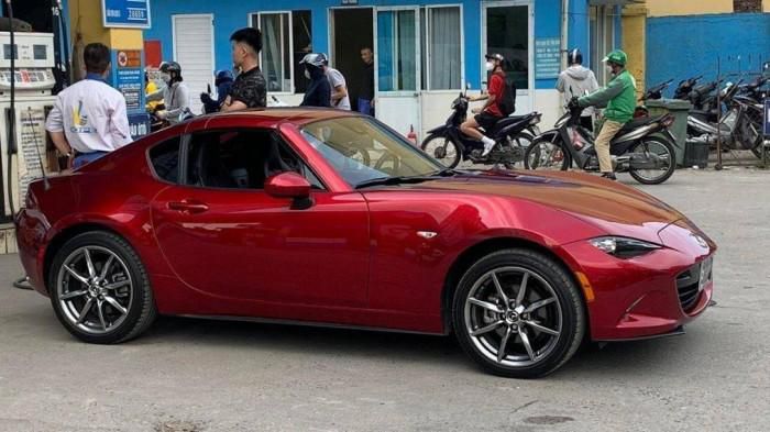 Xe thể thao mui trần Mazda MX-5 đầu tiên về Việt Nam - Ảnh 3.