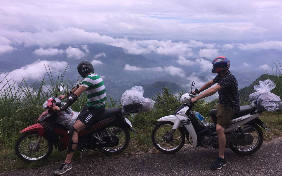 What to pay attention to when traveling by motorbike?