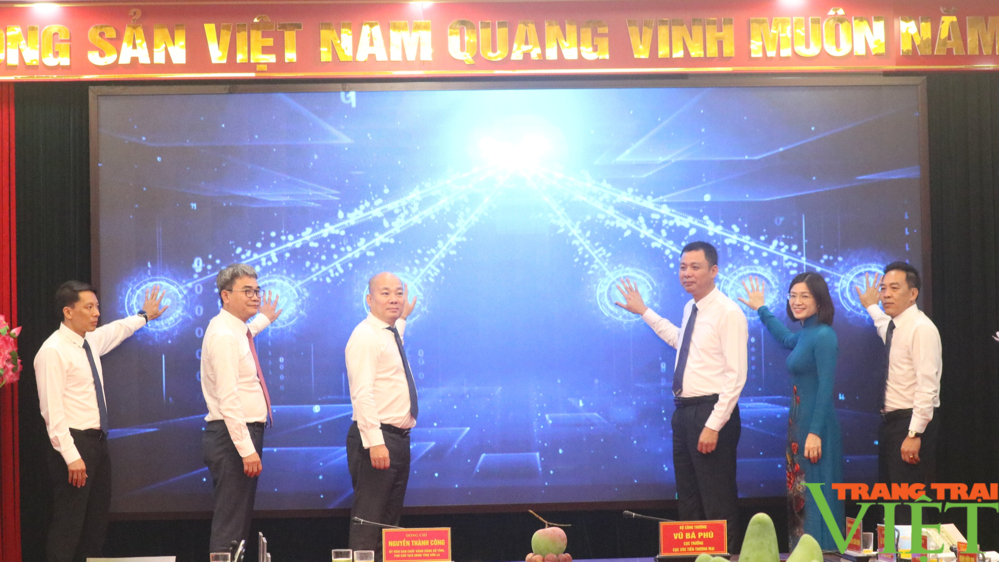 Sơn La: Tạo cơ hội cho các doanh nghiệp nước ngoài ký kết hợp đồng tiêu thụ xoài và nông sản - Ảnh 11.