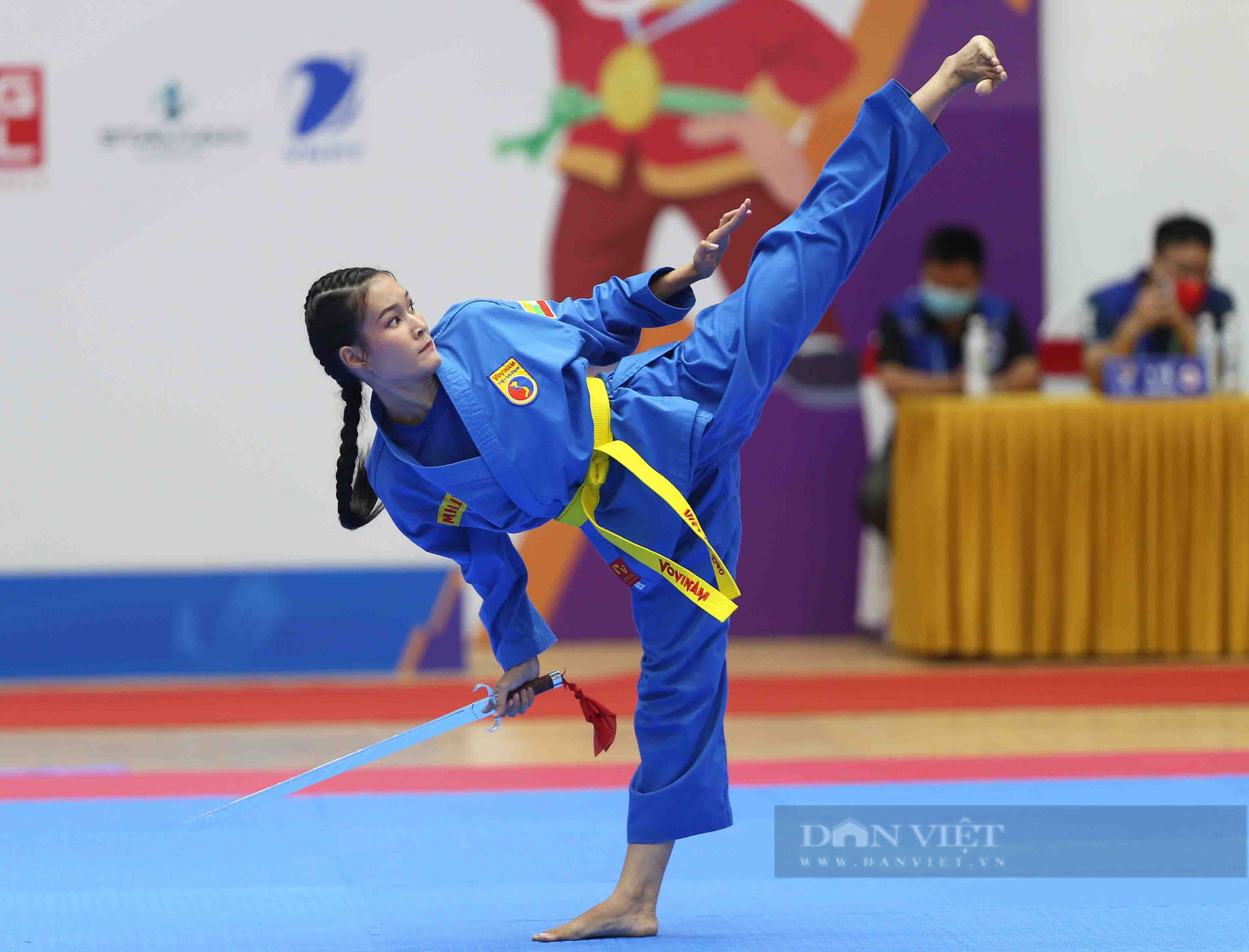 Ảnh cưới phong cách Vovinam của hai huấn luyện viên võ thuật