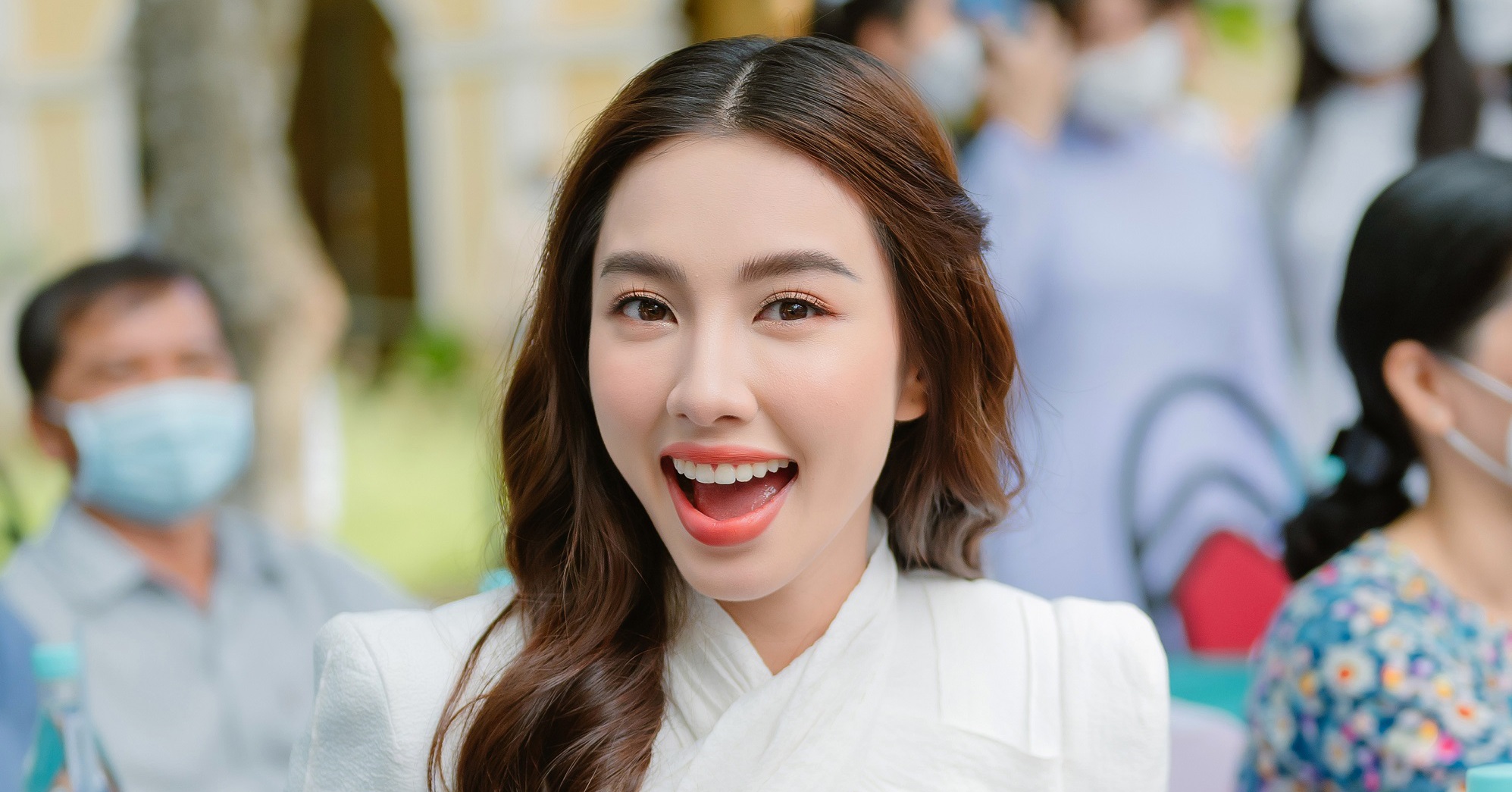 Hoa hậu Nguyễn Thúc Thùy Tiên vừa nhận học bổng “khủng”, tiếp tục ghi điểm nhờ hành động đẹp