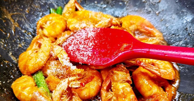 Roast shrimp, add this to just turn a beautiful red color and get rid of the fishy smell