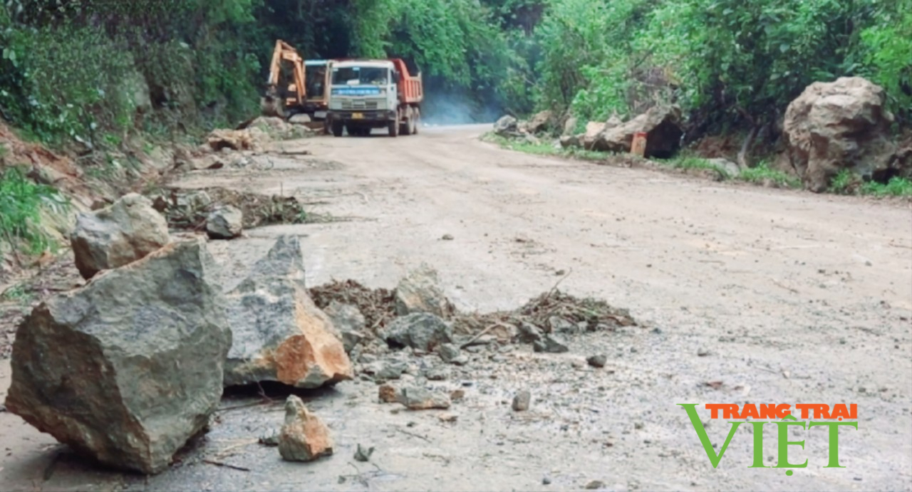 Sơn La: Đảm bảo giao thông thông suốt trong mùa mưa lũ - Ảnh 1.